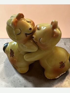 Vintage Signed Van Tellingen Hugging Rabbits  Ceramic Salt & Pepper Shakers